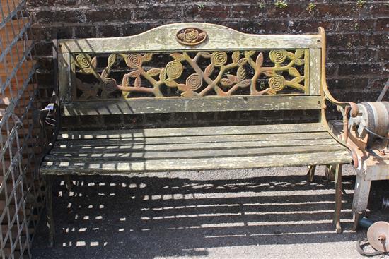 Iron frame garden bench(-)